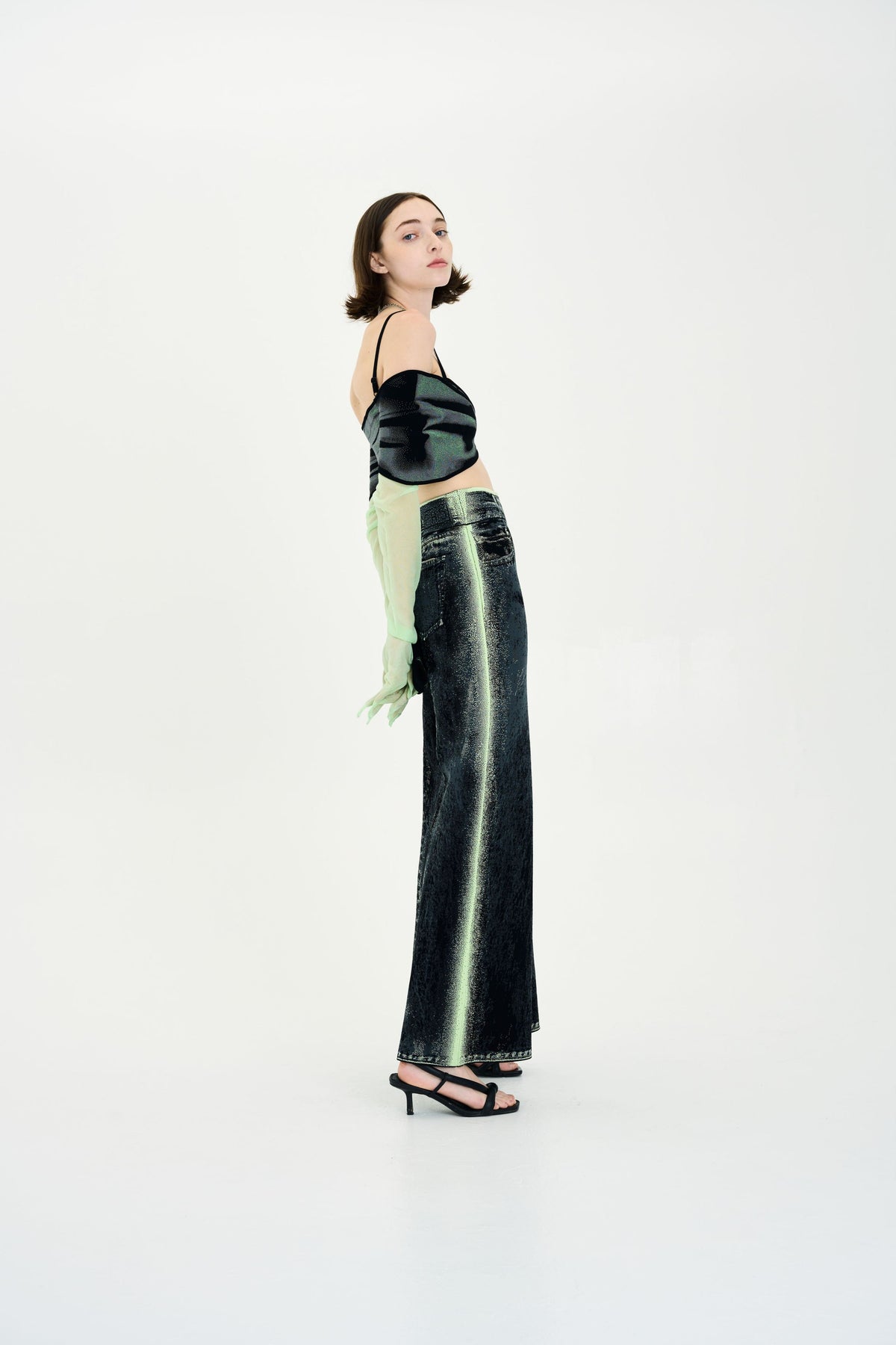 【関税・送料込】(2 colors) Pintuck wide-leg pants - 645 Shop Vince Crepe Pintuck Wide-Leg Pants | Saks Fifth Avenue