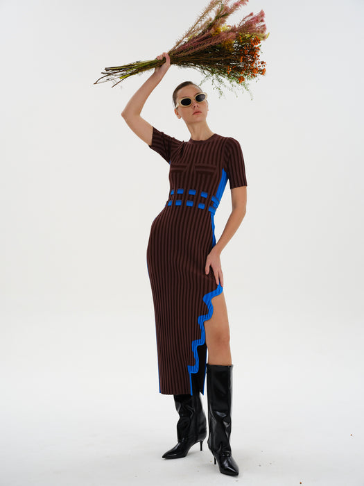 JODIE PLEATED DRESS WITH WAVY SIDE SLIT