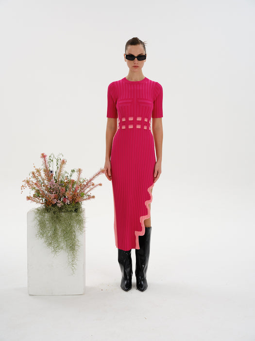 JODIE PLEATED DRESS WITH WAVY SIDE SLIT