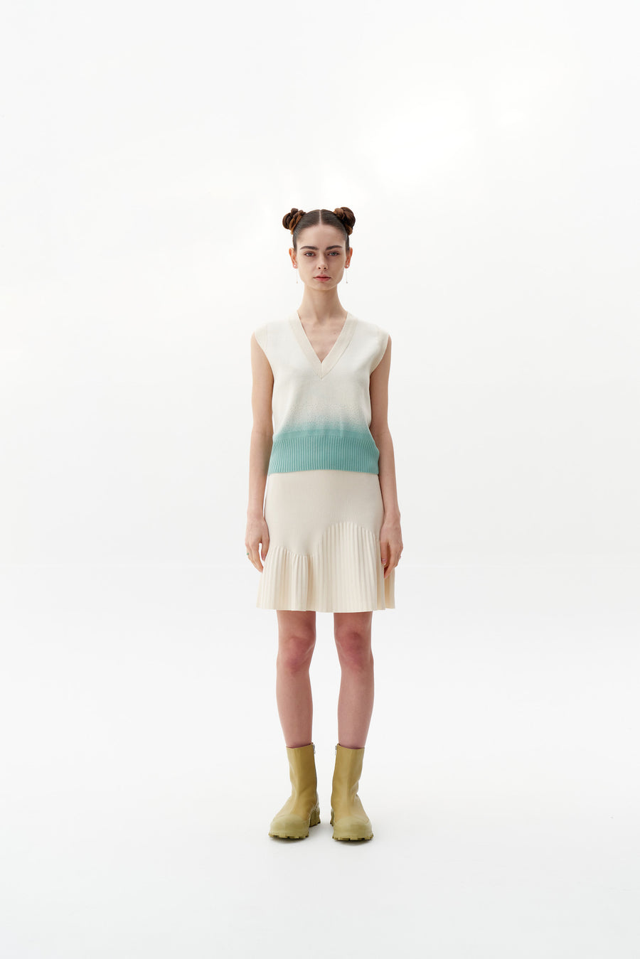 uv reactive trainers